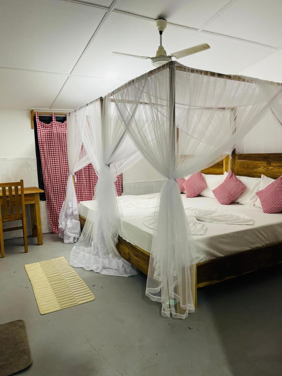 Swiss Kiss Beach Resort 乌普韦利 外观 照片