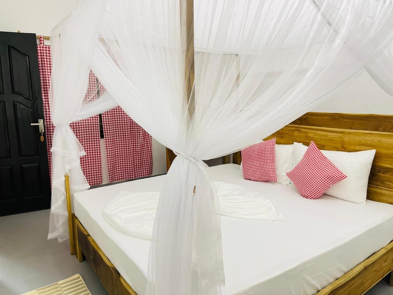 Swiss Kiss Beach Resort 乌普韦利 外观 照片