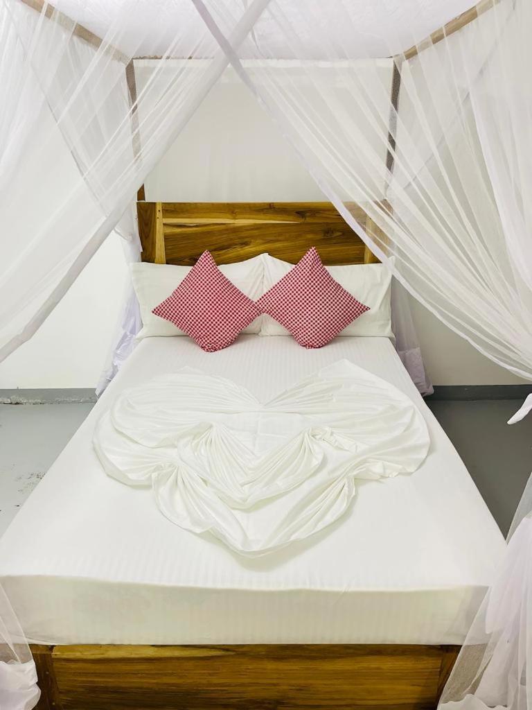 Swiss Kiss Beach Resort 乌普韦利 外观 照片